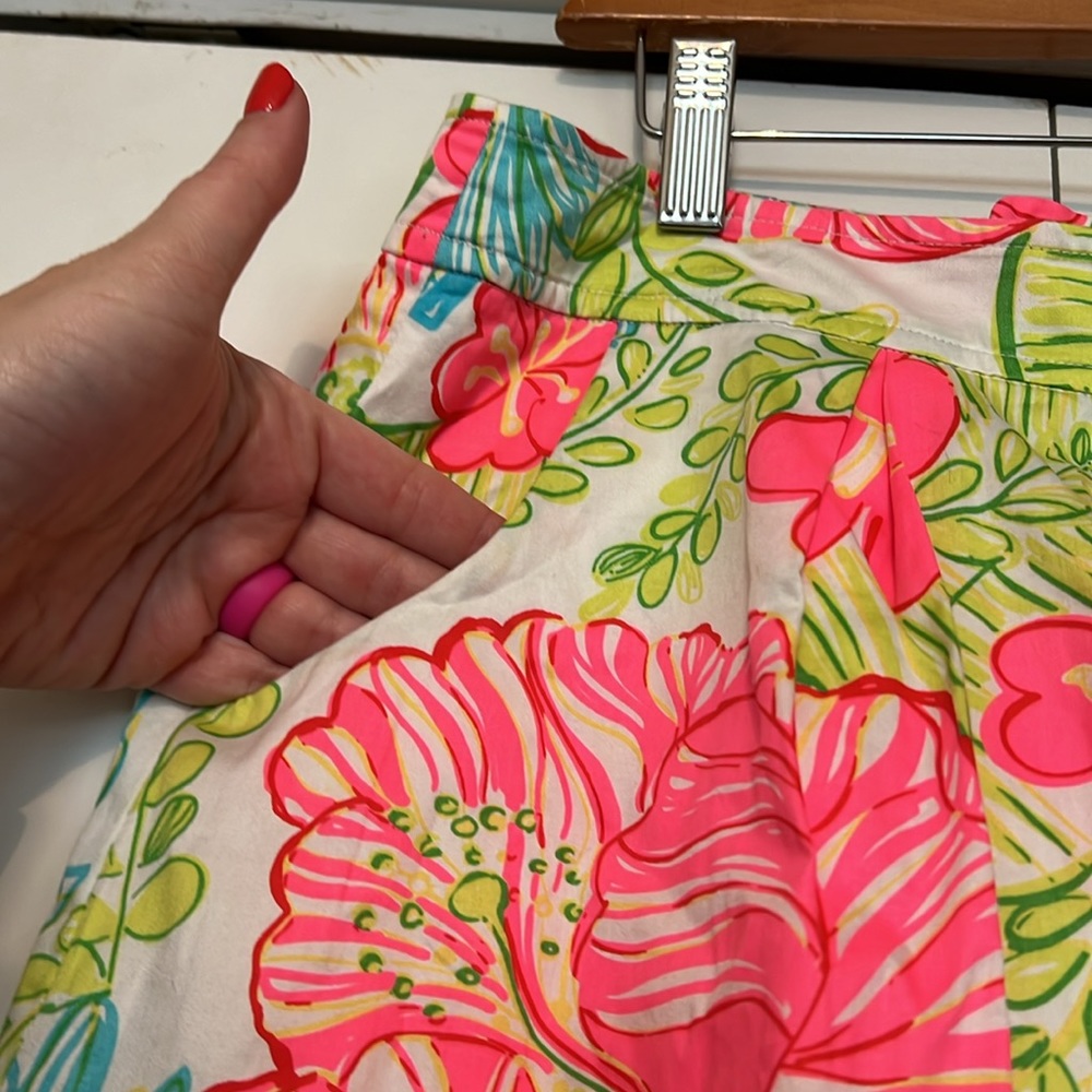 Lilly Pulitzer skirt with pockets - Picture 2 of 3